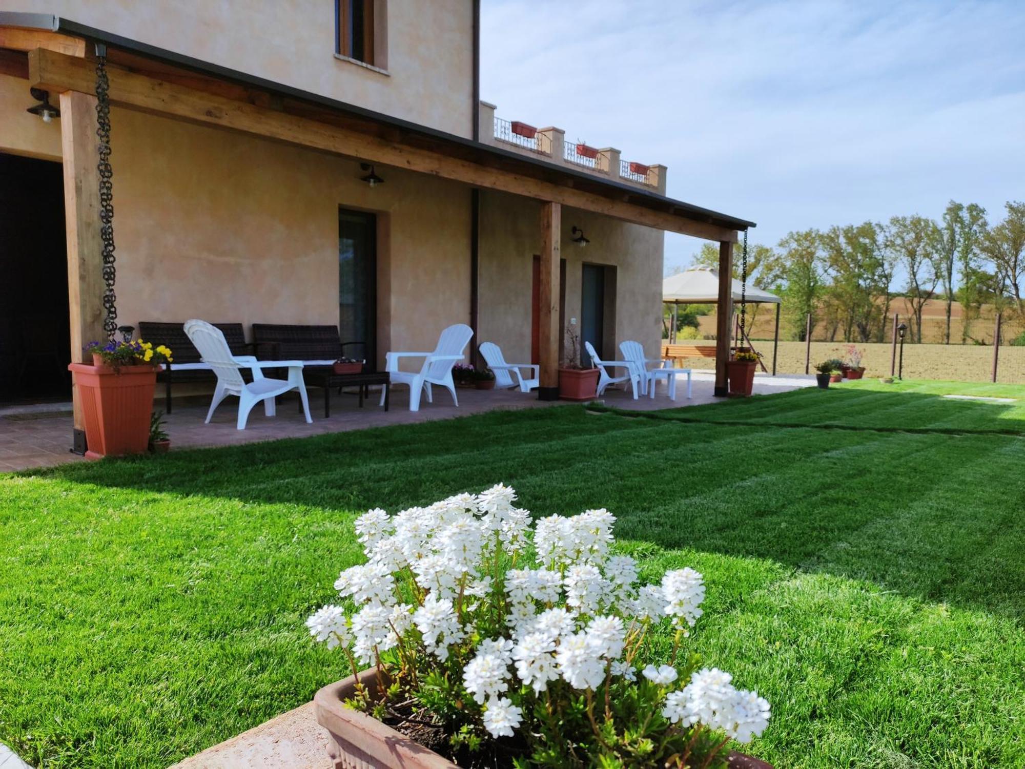 Casa Montefiore 13 Girasoli Lt Nella Tranquilla Campagna Marchigiana Ancona Exterior foto